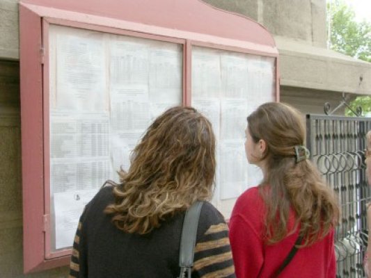 43 de note au fost majorate în urma reevaluării lucrărilor scrise de profesorii care au depus contestaţie